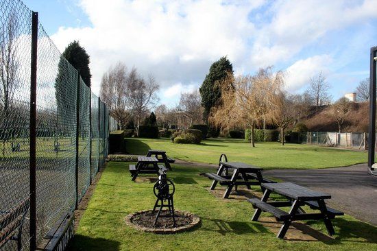 Vickers Way Park