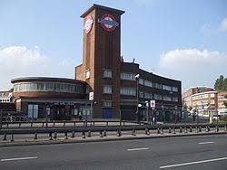 Estación de metro Park Royal