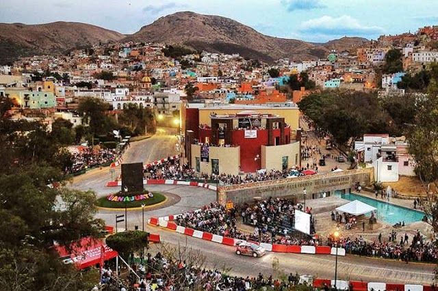 Plaza Cantador