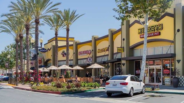Regal Riverside Plaza