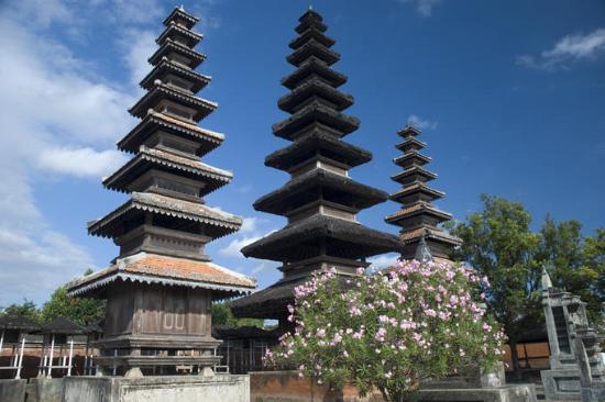 Pura Meru Cakranegara