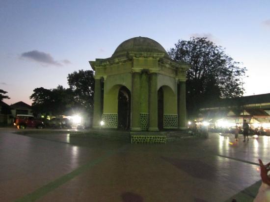Tugu Thomas Parr