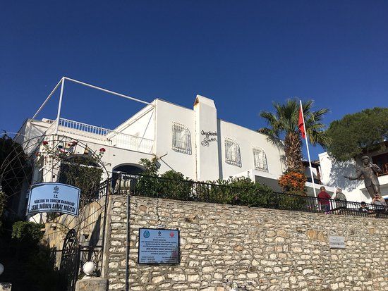 Zeki Muren Museum voor Kunsten